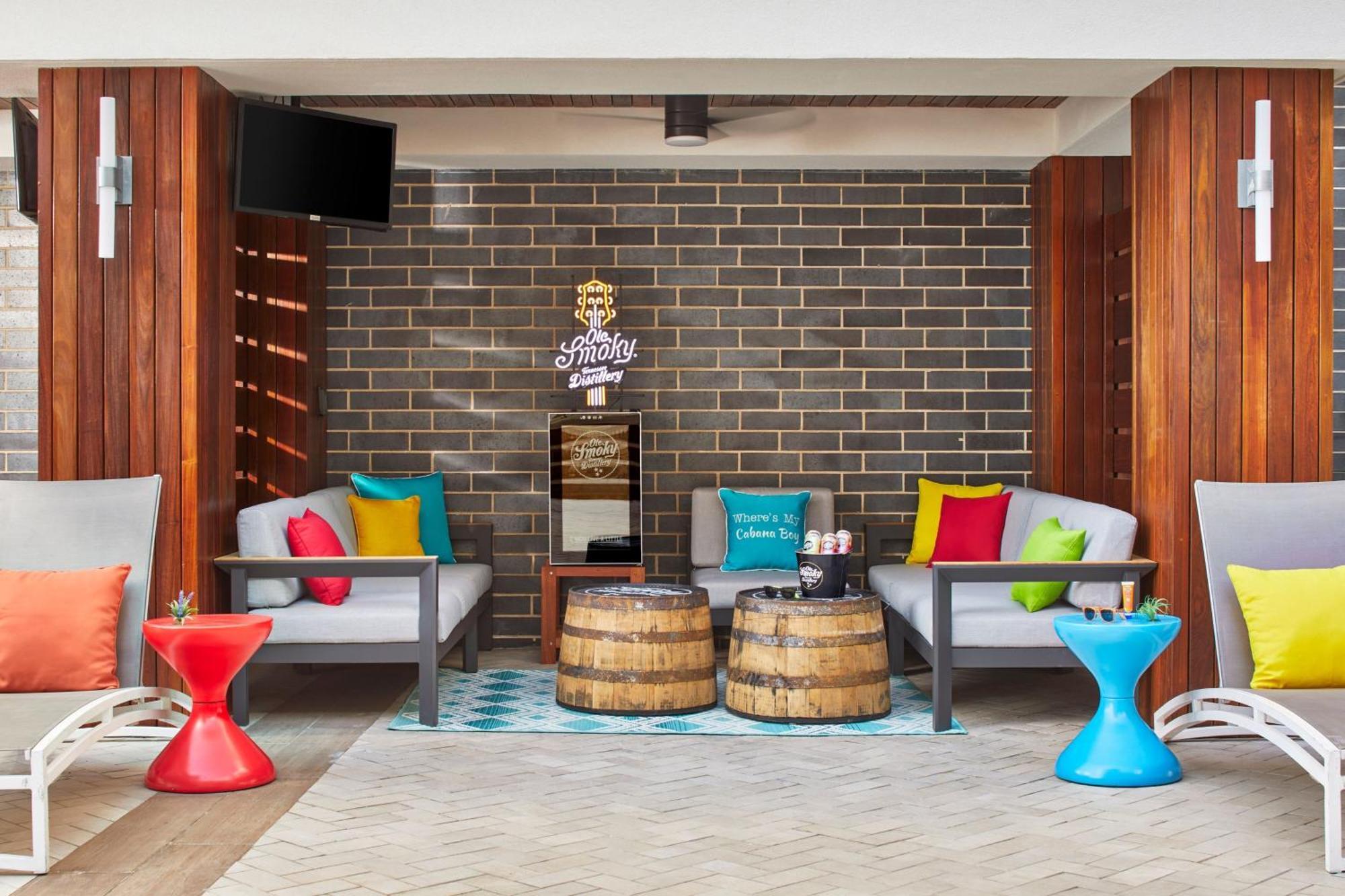 Hotel By Marriott Downtown/convention Center Nashville