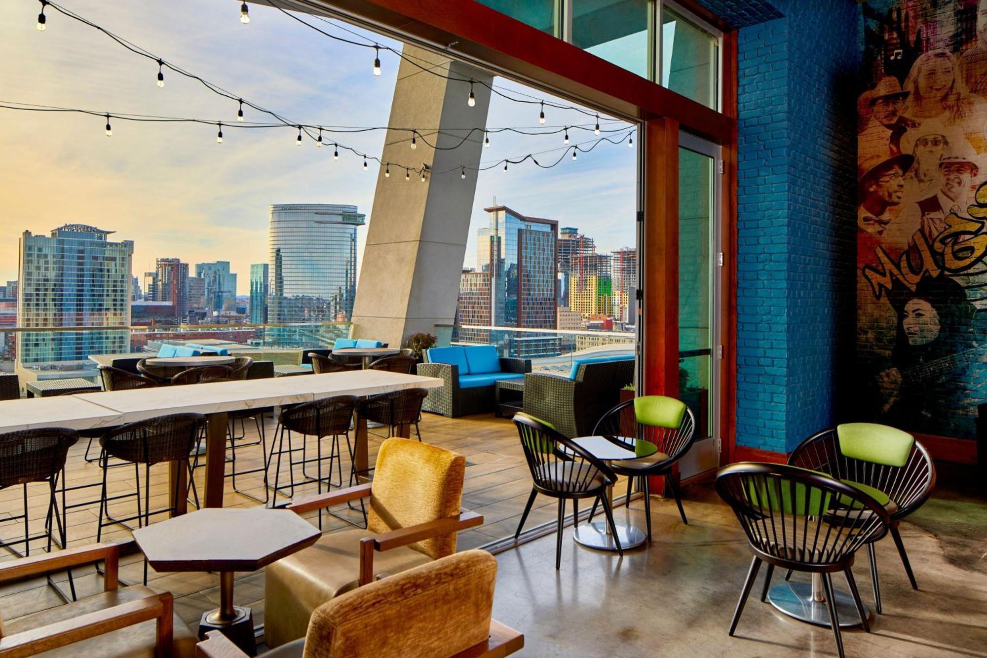 Hotel By Marriott Downtown/convention Center Nashville
