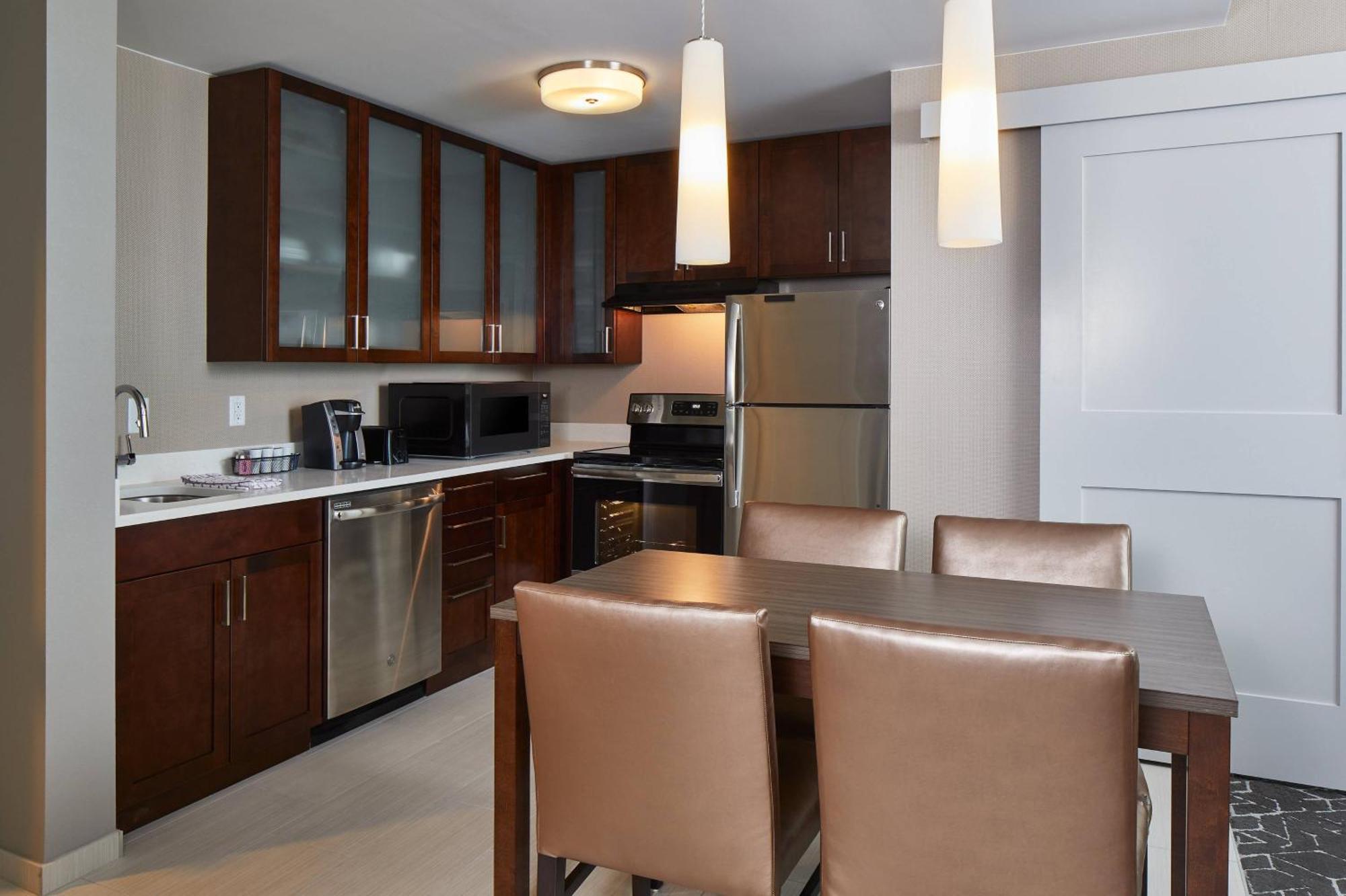 Hotel By Marriott Downtown/convention Center 3*