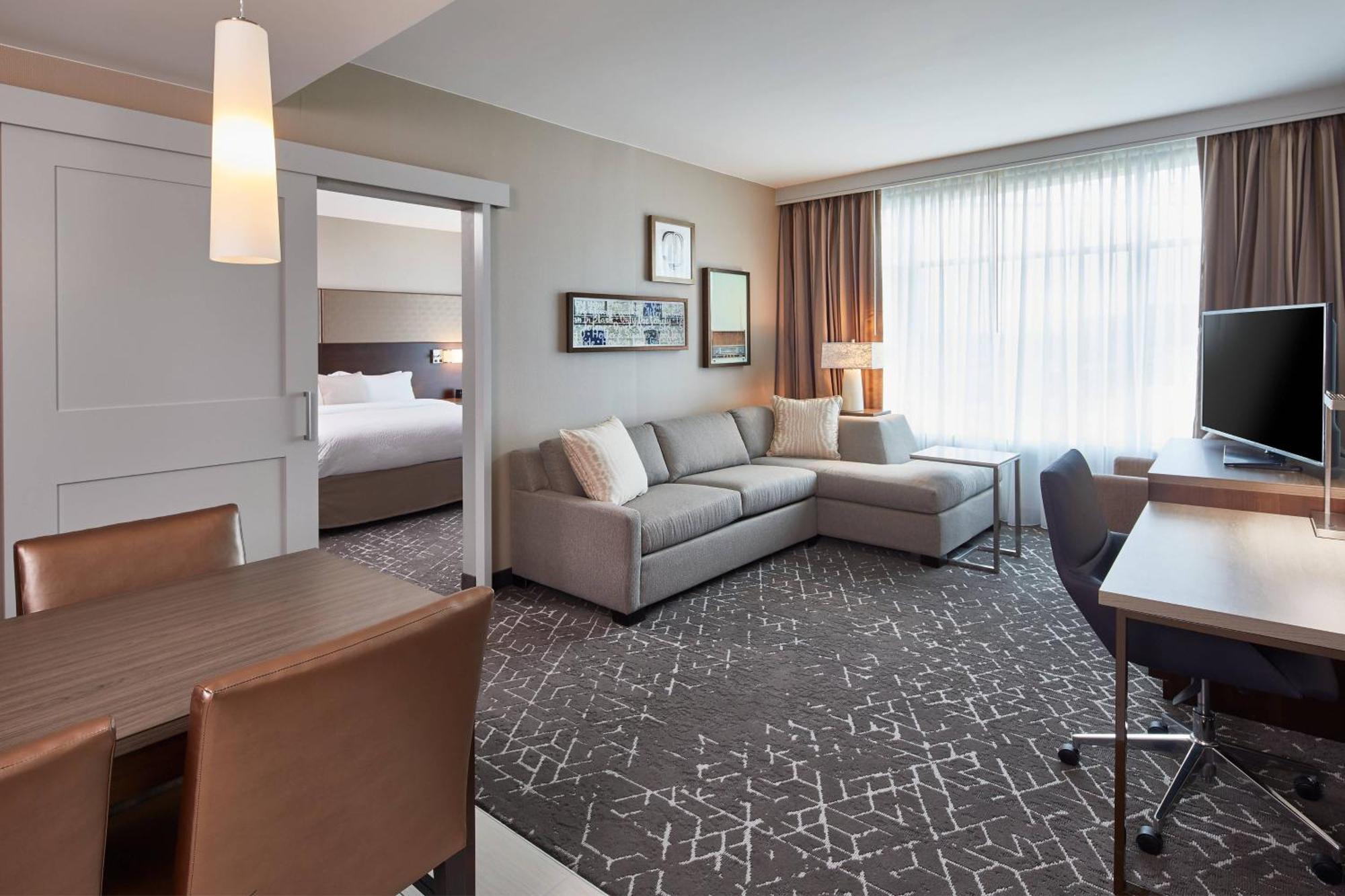 By Marriott Downtown/convention Center 3*