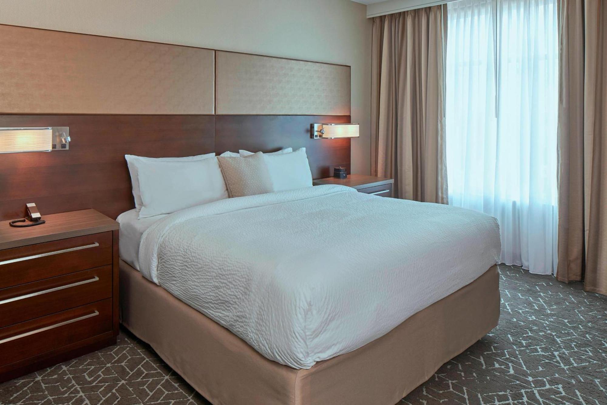 By Marriott Downtown/convention Center Hotel