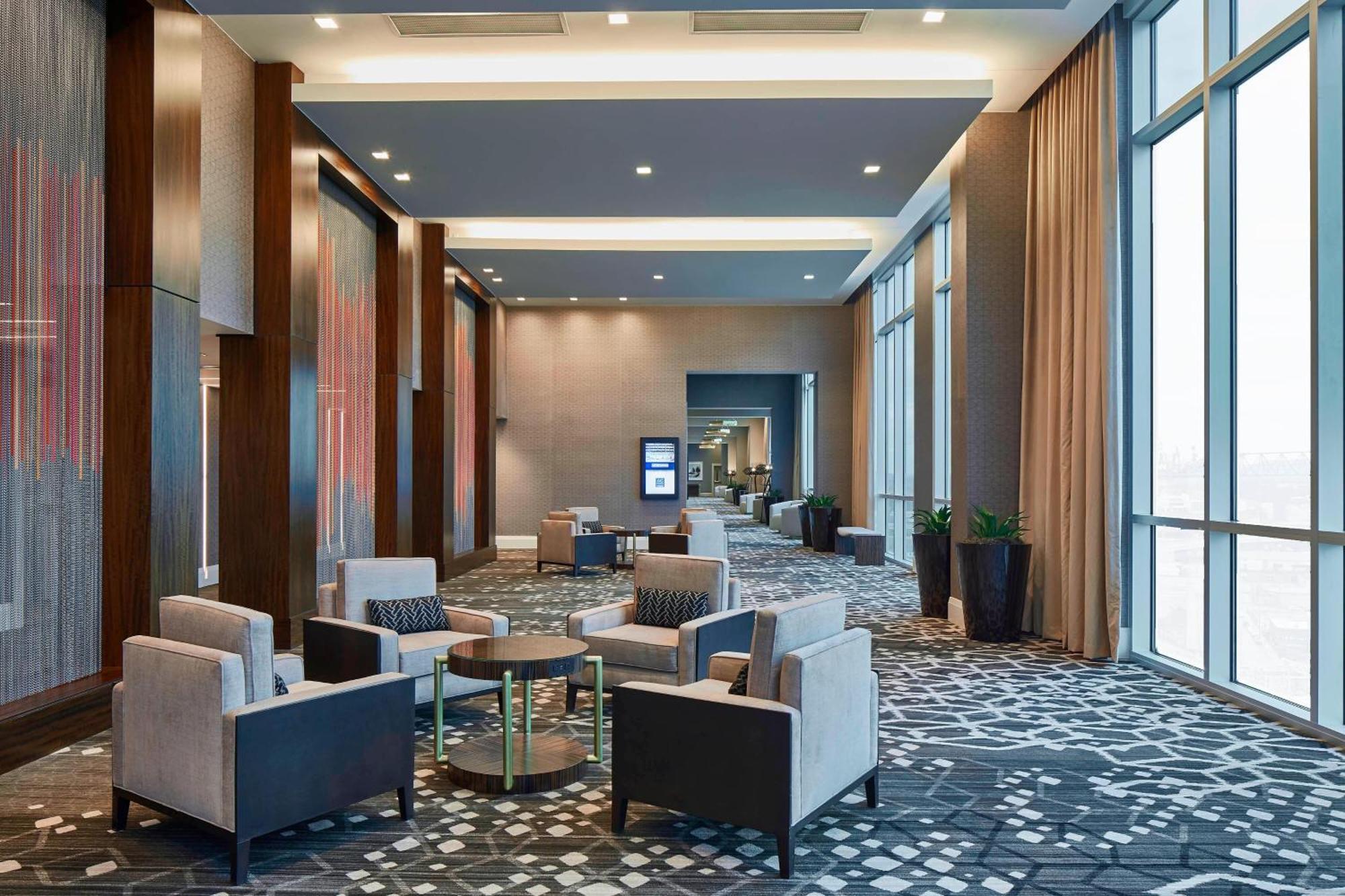 By Marriott Downtown/convention Center 3*
