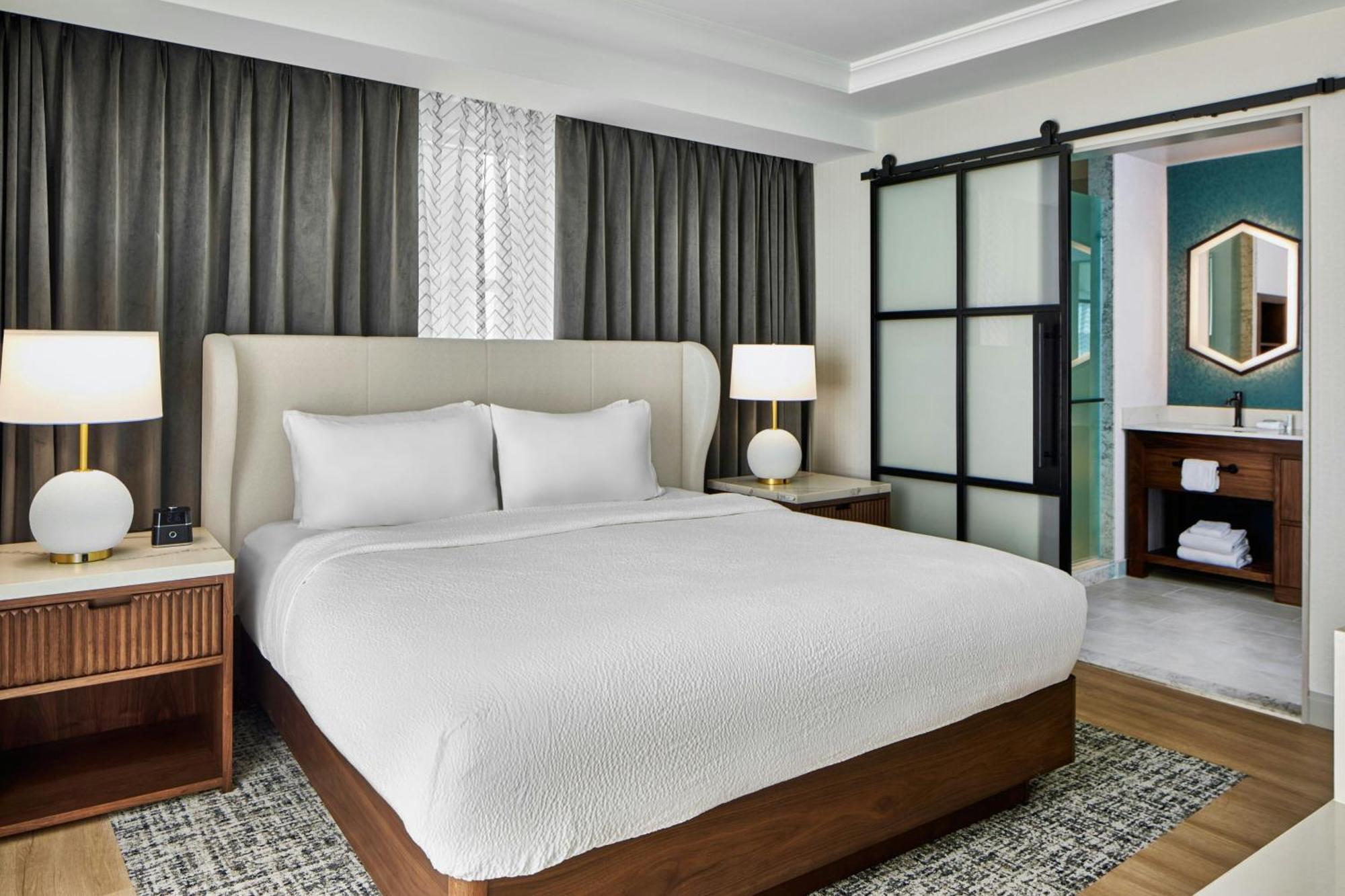 Hotel By Marriott Downtown/convention Center Nashville